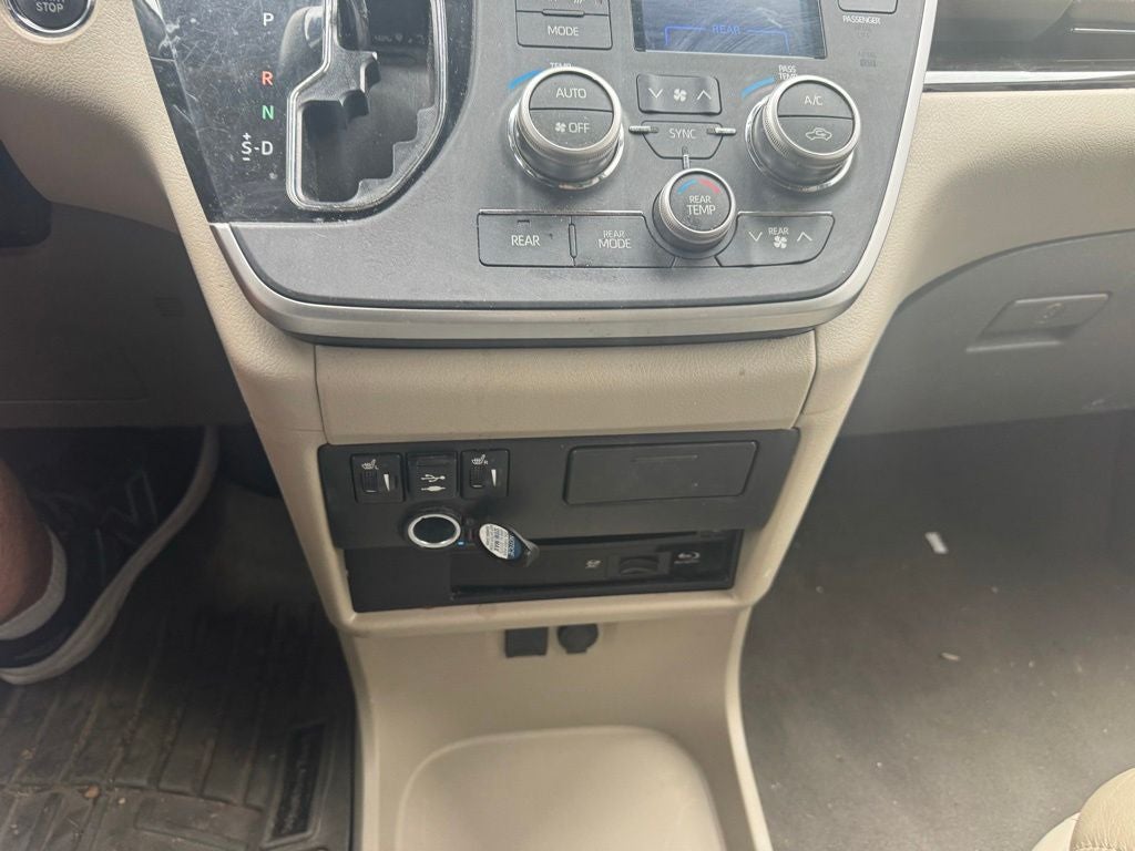 2020 Toyota Sienna XLE Premium 8 Passenger