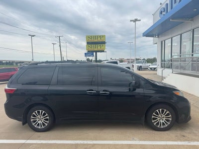 2020 Toyota Sienna XLE Premium 8 Passenger