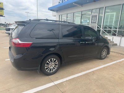 2020 Toyota Sienna XLE Premium 8 Passenger