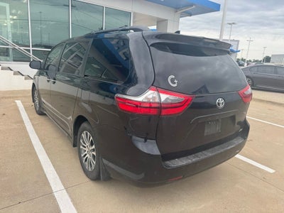 2020 Toyota Sienna XLE Premium 8 Passenger