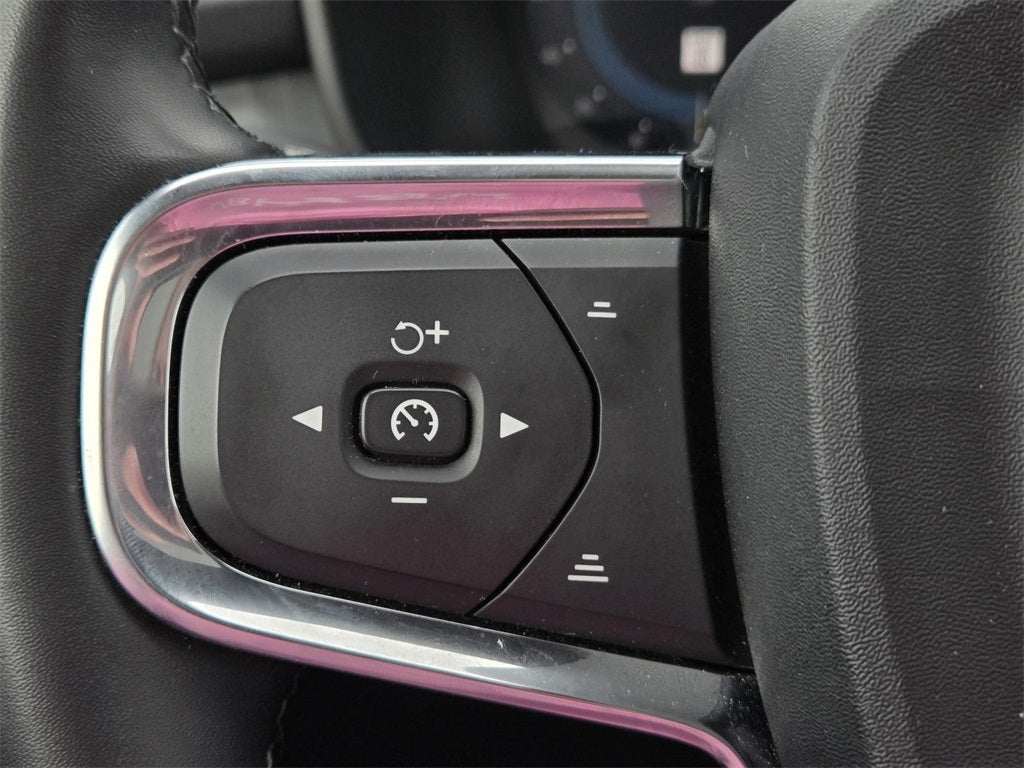 2024 Volvo XC40 B5 Core