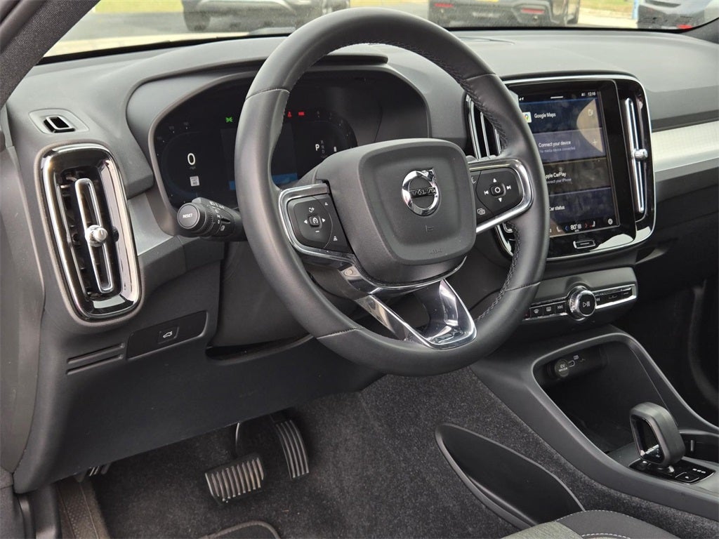 2024 Volvo XC40 B5 Core