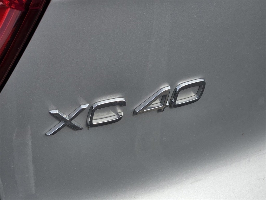 2024 Volvo XC40 B5 Core