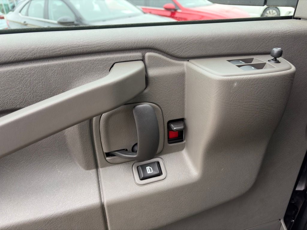 2024 Chevrolet Express 3500 LT Passenger