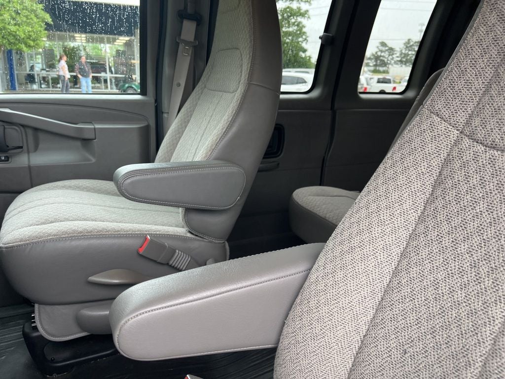 2024 Chevrolet Express 3500 LT Passenger