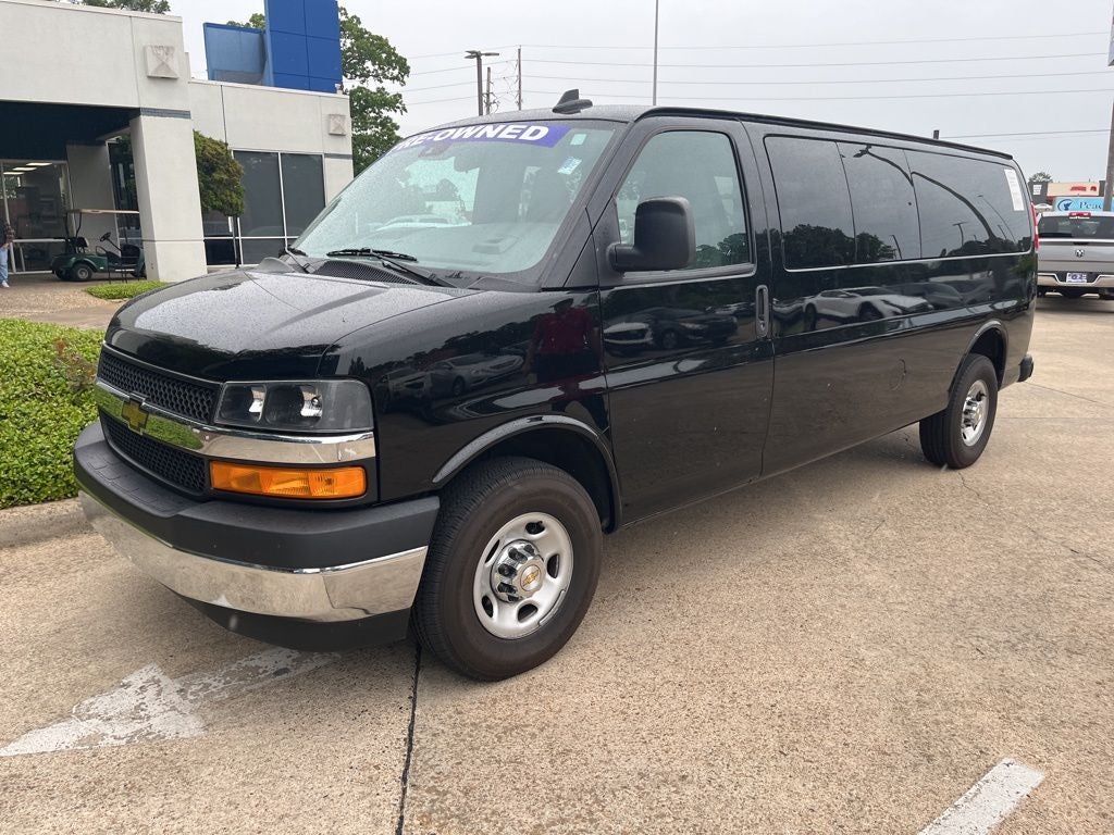 2024 Chevrolet Express 3500 LT Passenger