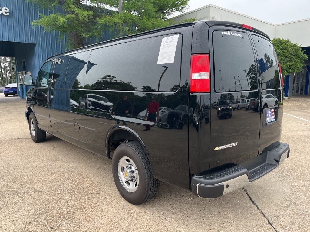 2024 Chevrolet Express 3500 LT Passenger