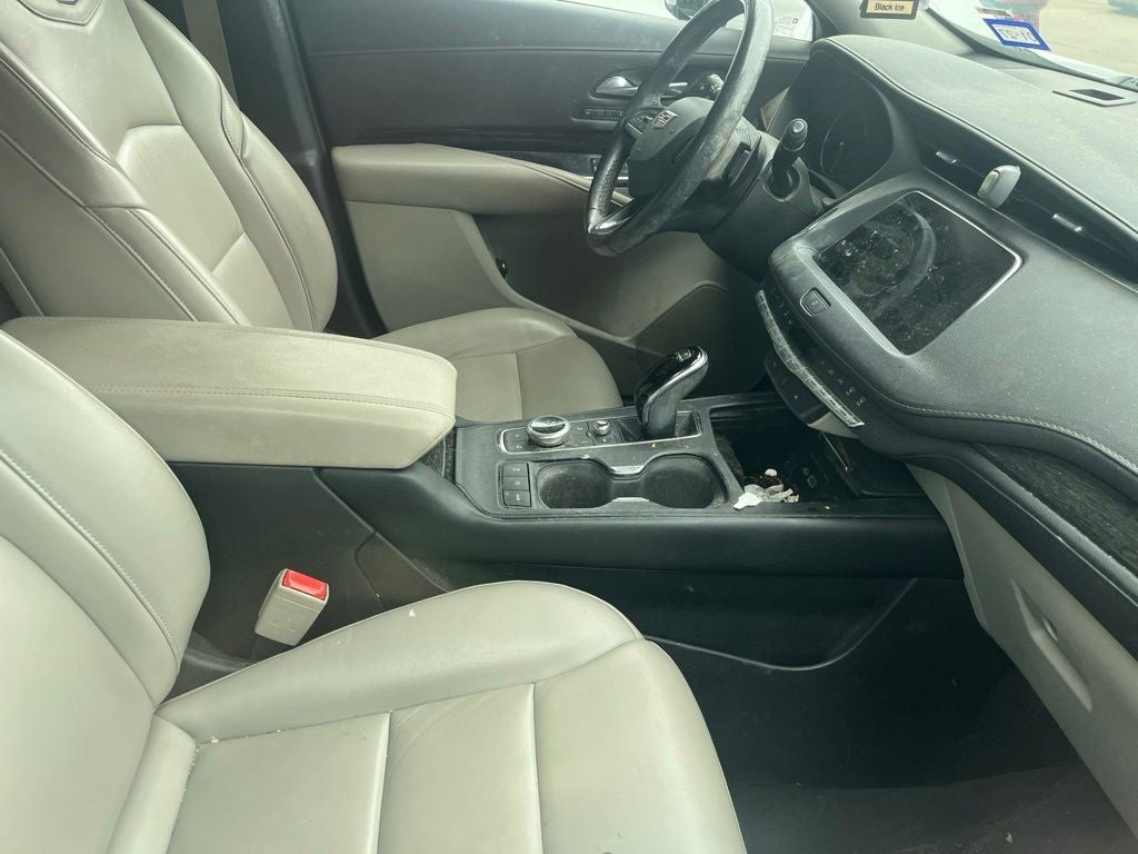 2022 Cadillac XT4 Premium Luxury