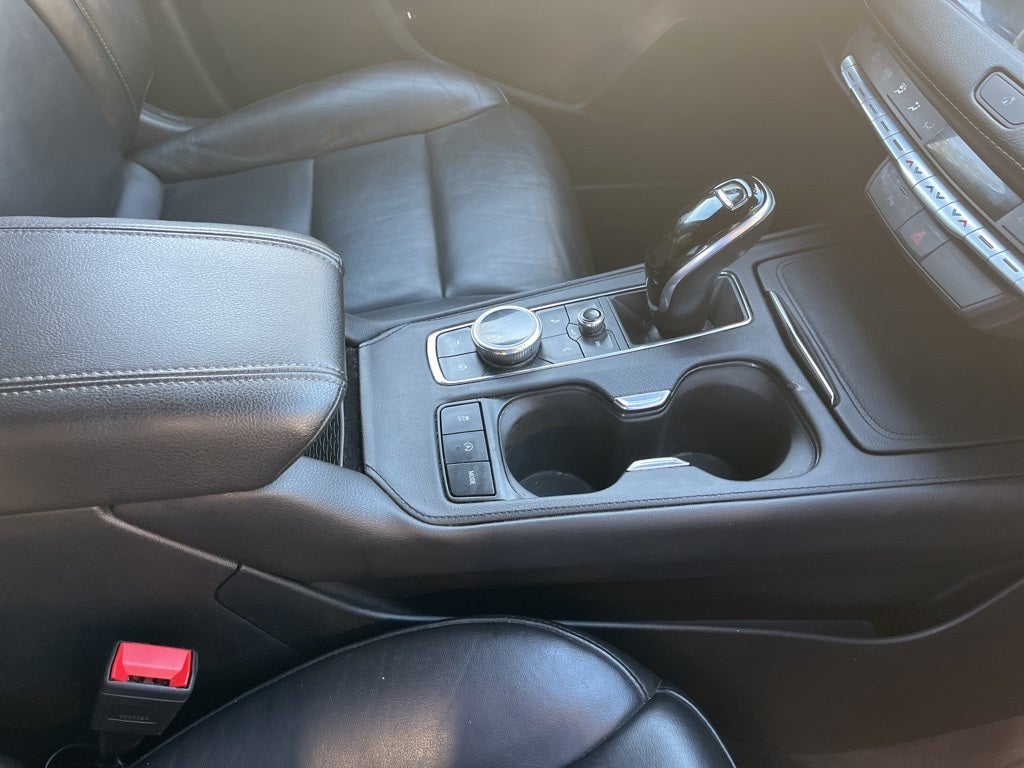 2022 Cadillac XT4 Premium Luxury