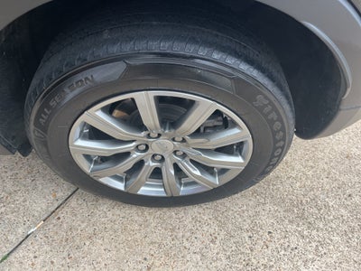 2022 Cadillac XT4 Premium Luxury