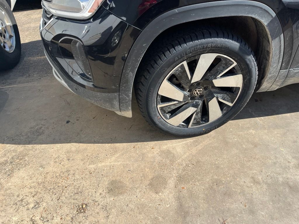 2024 Volkswagen Atlas Cross Sport 2.0T SE w/Technology