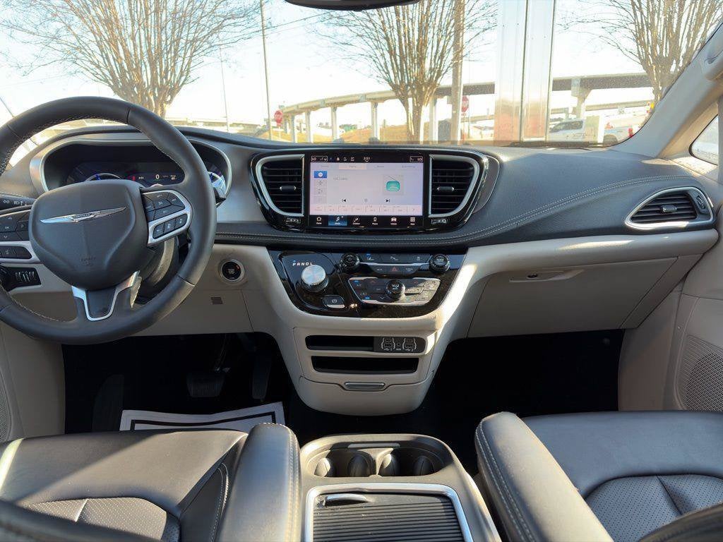 2023 Chrysler Pacifica Hybrid Touring L