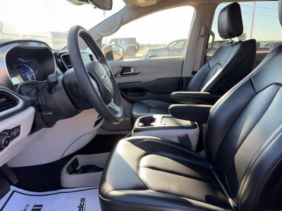 2023 Chrysler Pacifica Hybrid Touring L