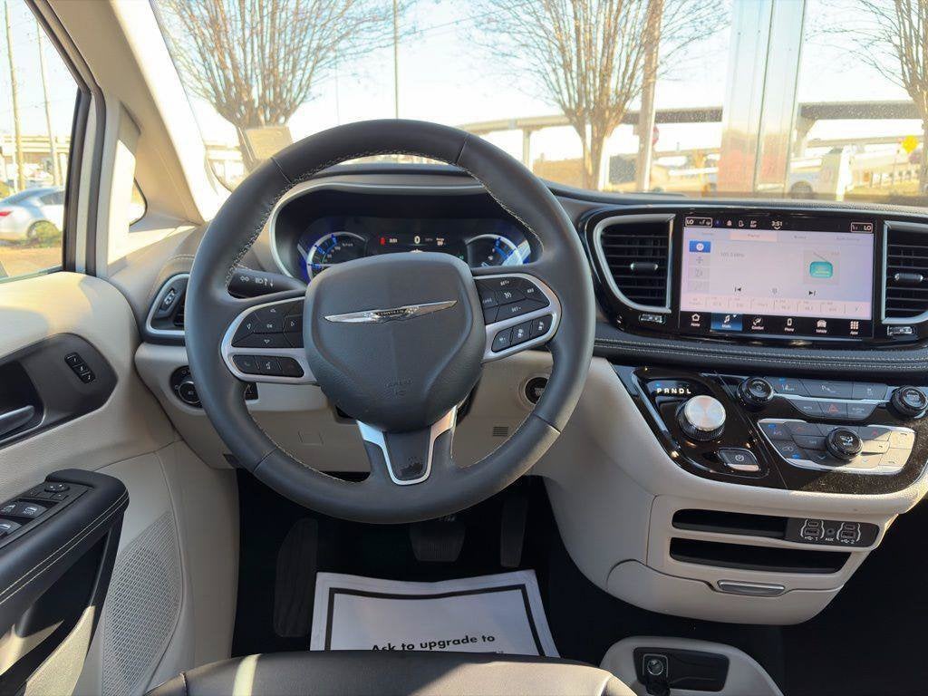 2023 Chrysler Pacifica Hybrid Touring L