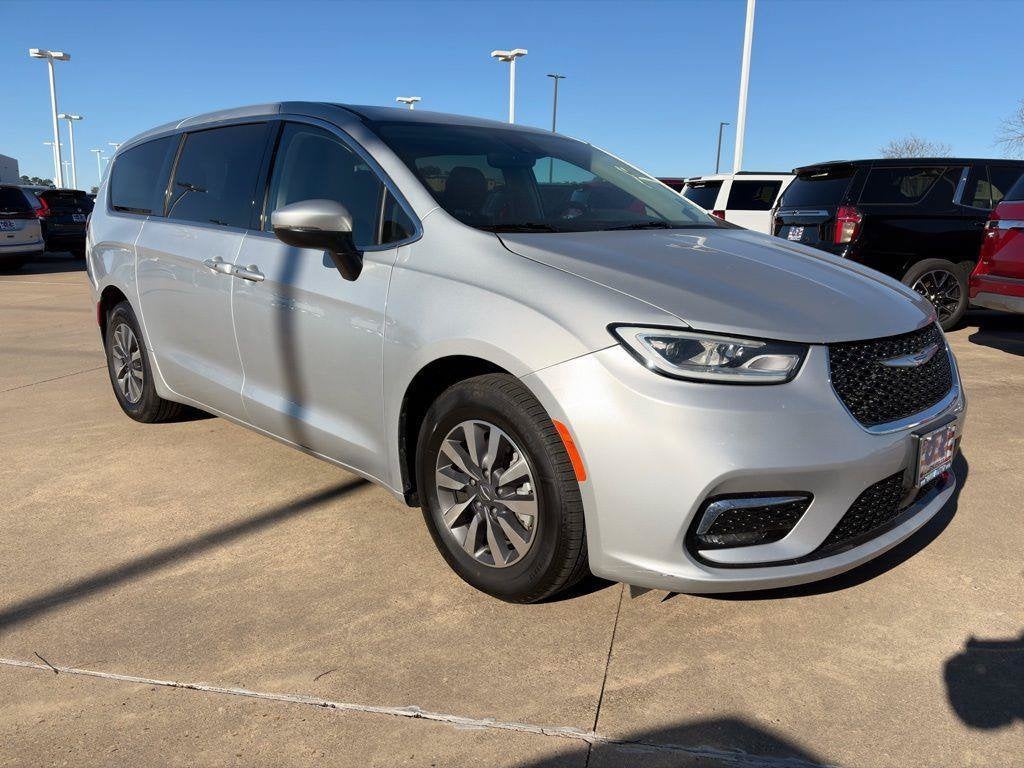 2023 Chrysler Pacifica Hybrid Touring L