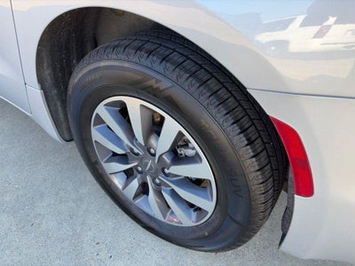 2023 Chrysler Pacifica Hybrid Touring L