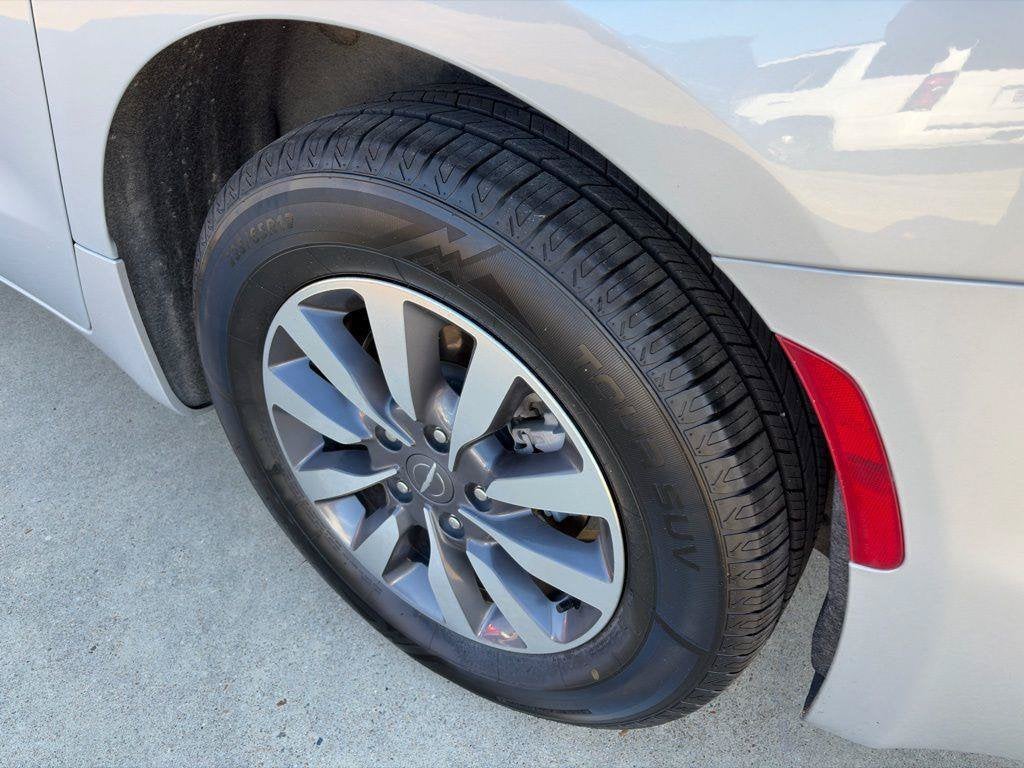 2023 Chrysler Pacifica Hybrid Touring L