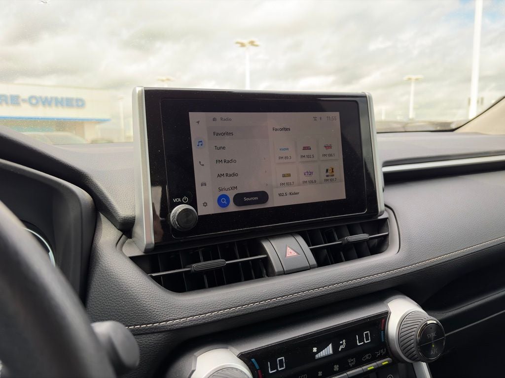 2025 Toyota RAV4 XLE