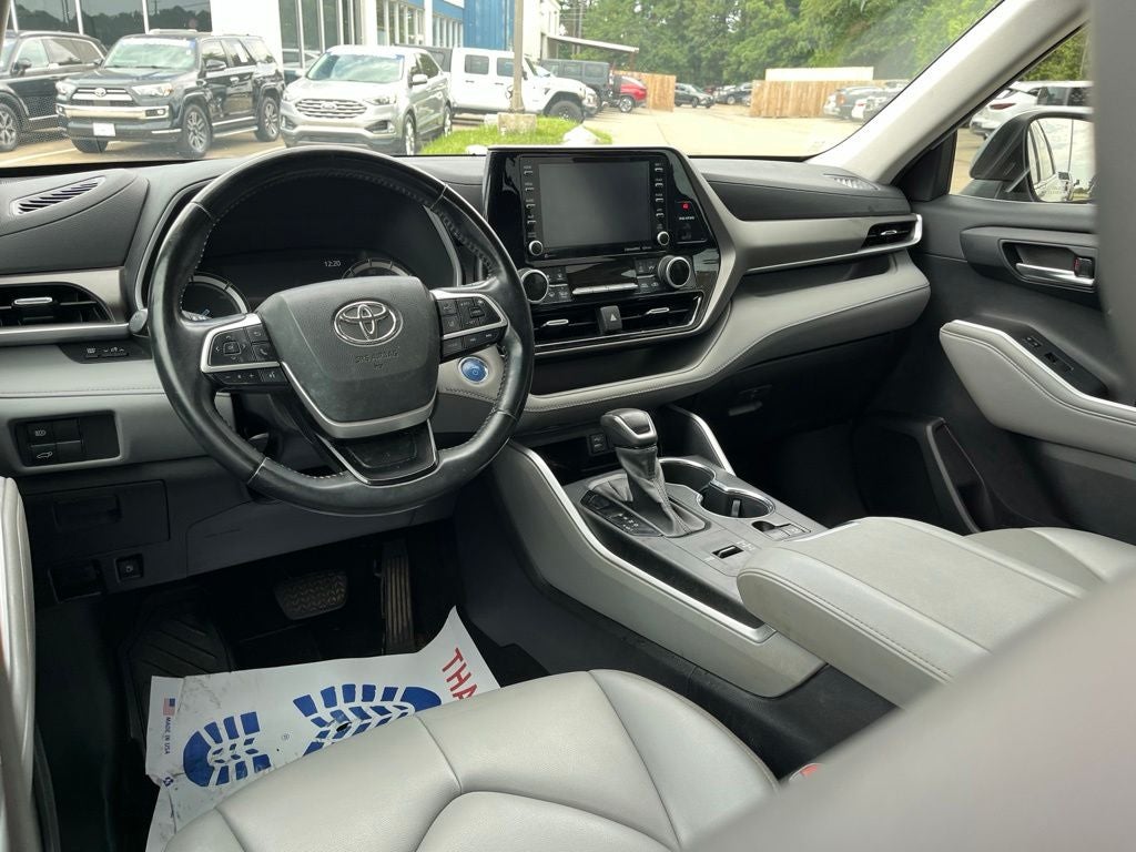 2022 Toyota Highlander Hybrid XLE