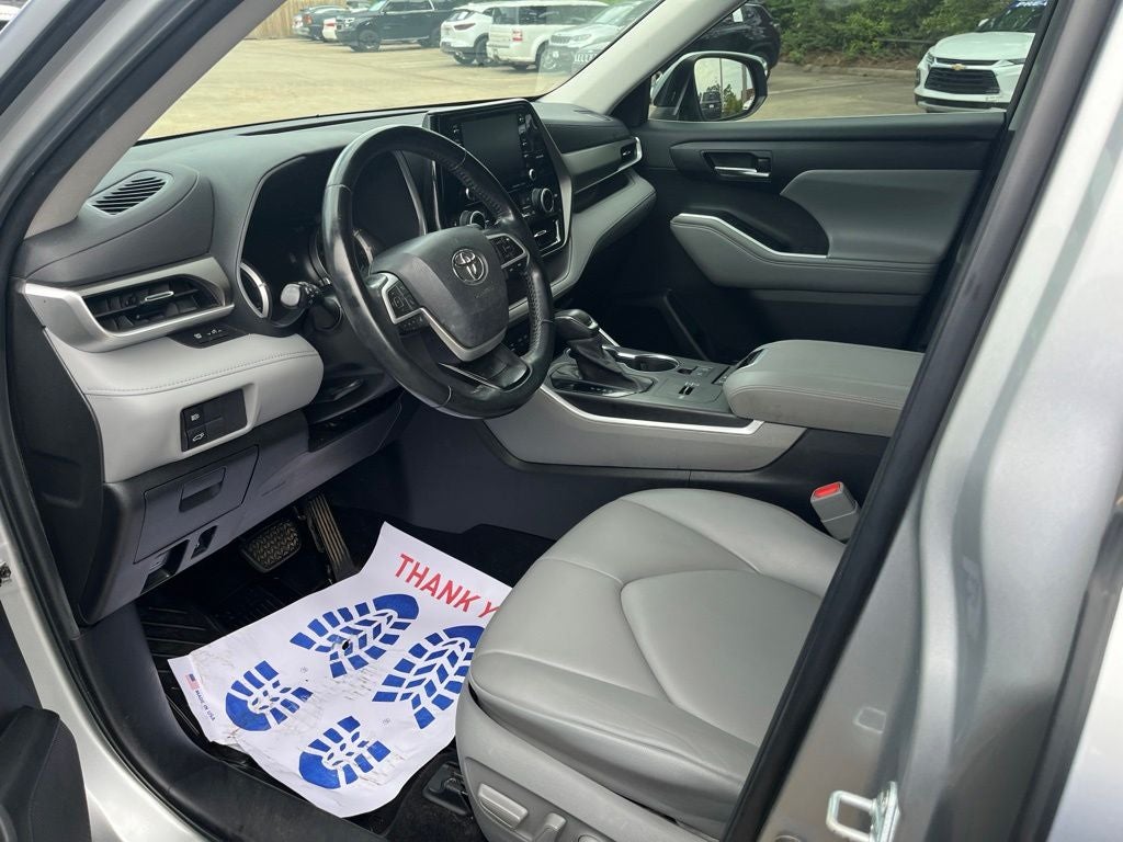 2022 Toyota Highlander Hybrid XLE