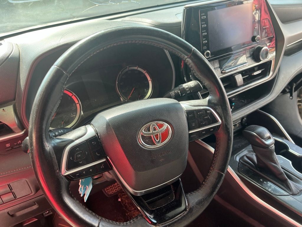 2020 Toyota Highlander LE