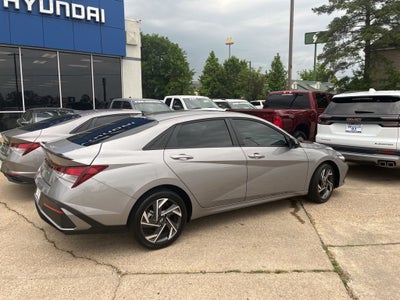 2025 Hyundai Elantra SEL Sport