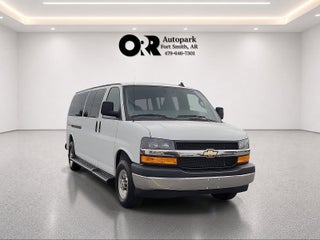 2025 Chevrolet Express Passenger 1LT