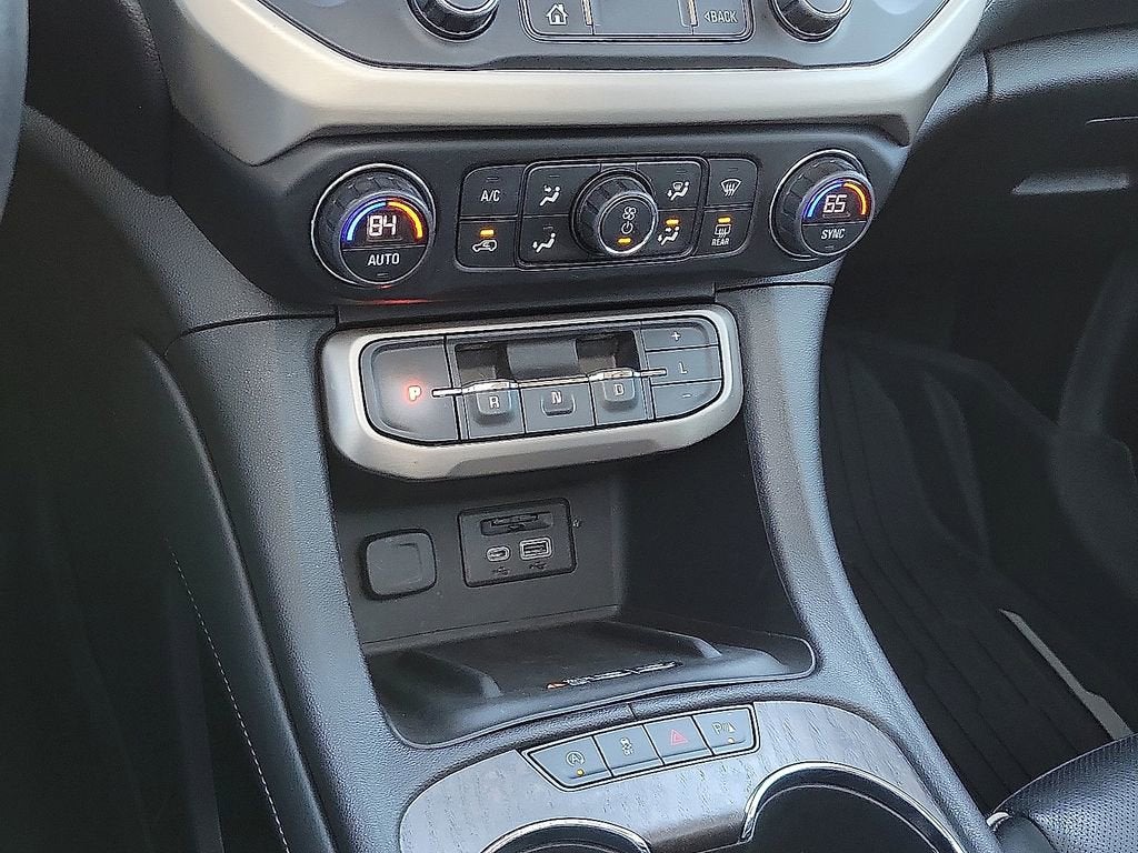 2022 GMC Acadia Denali