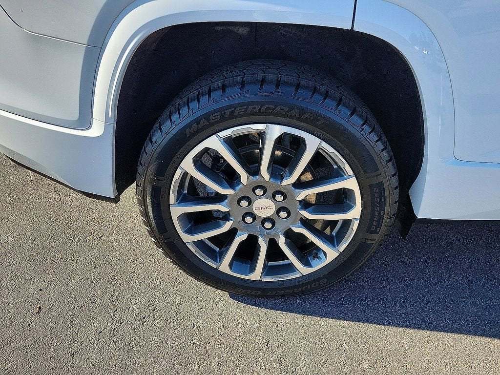 2022 GMC Acadia Denali