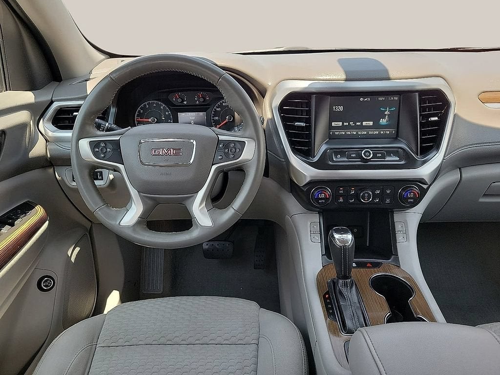 2017 GMC Acadia SLE