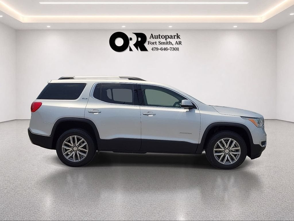 2017 GMC Acadia SLE