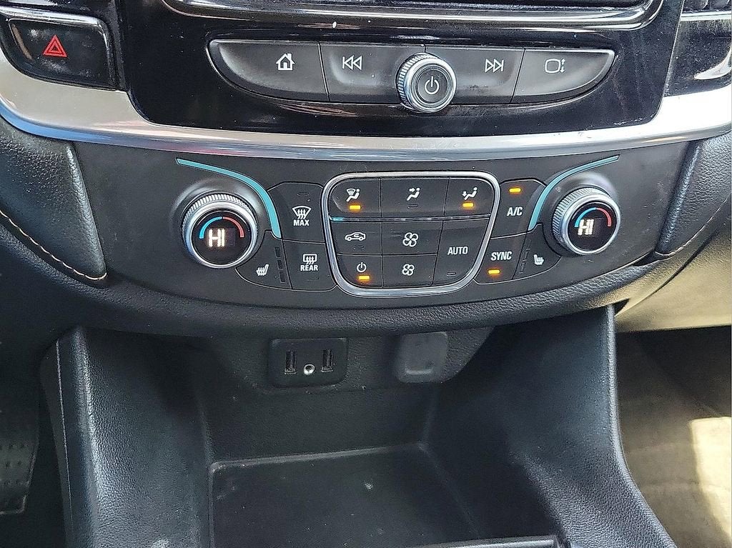 2021 Chevrolet Traverse LT Cloth