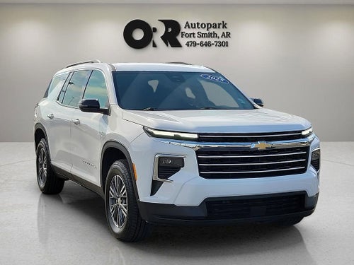 2025 Chevrolet Traverse LT