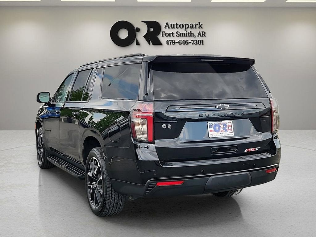 2023 Chevrolet Suburban RST