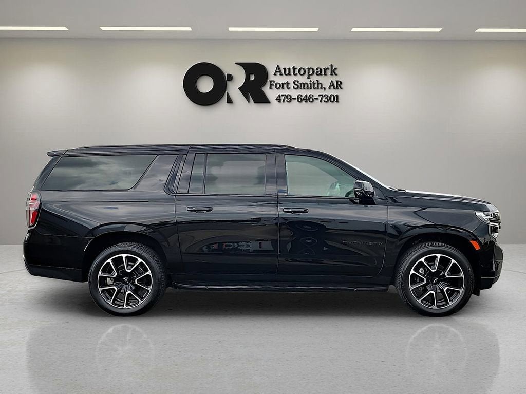 2023 Chevrolet Suburban RST