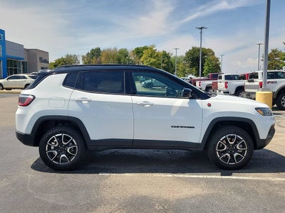 2025 Jeep Compass Trailhawk