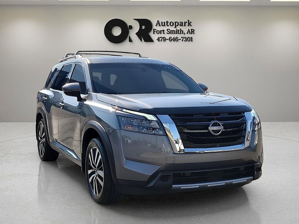 2025 Nissan Pathfinder Platinum