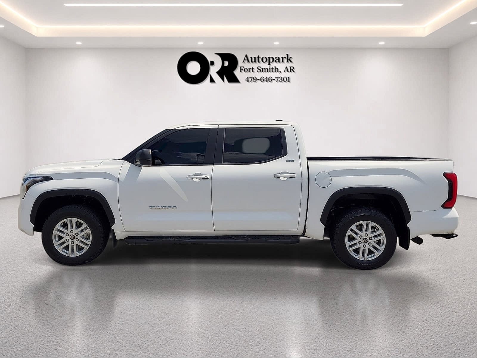 2024 Toyota Tundra 4WD SR5