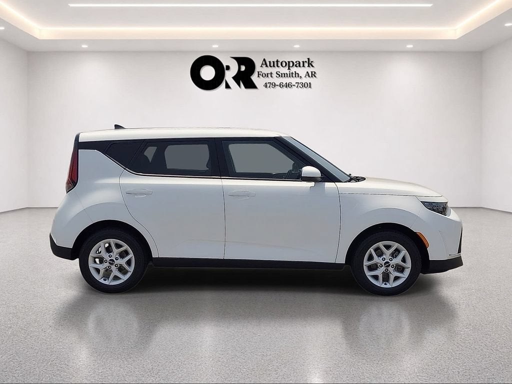 2024 Kia Soul LX
