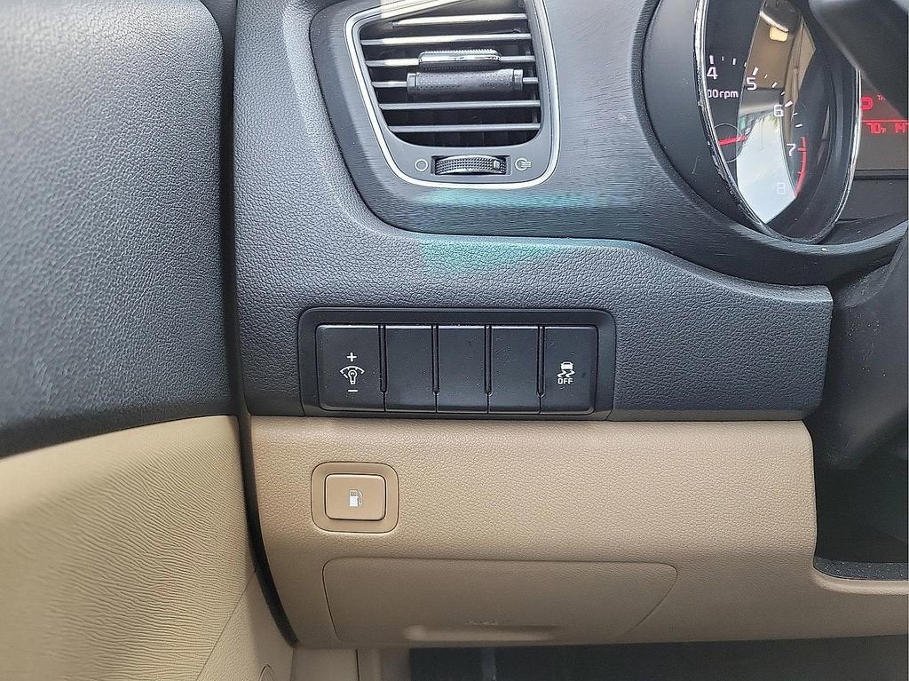 2016 Kia Sedona LX