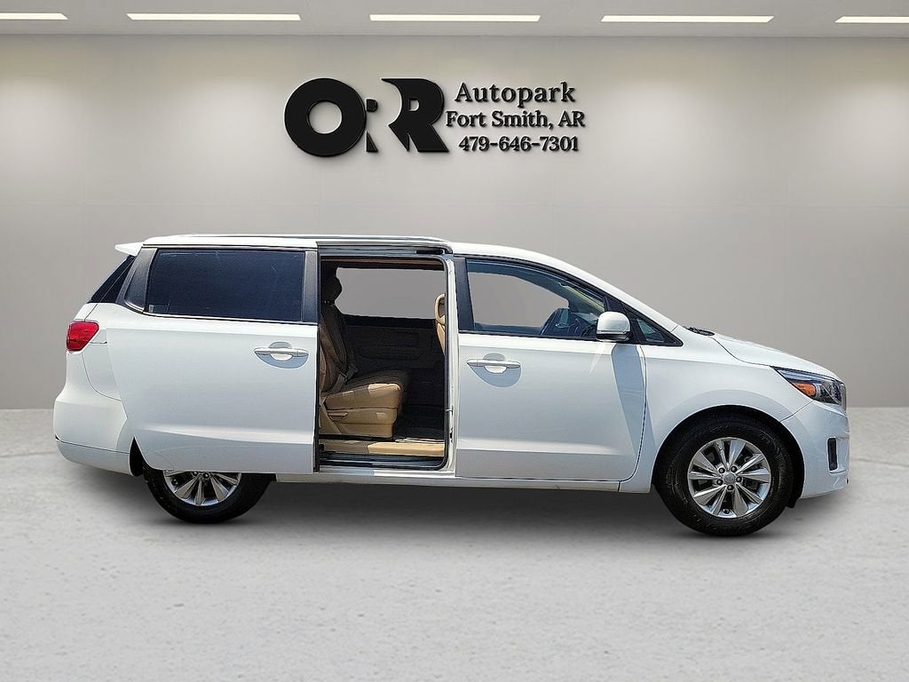 2016 Kia Sedona LX